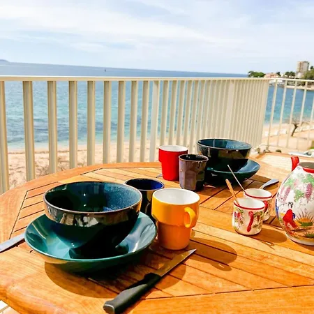 דירה Martina - Seafront Balcony Spacious - By Tgb אז'אקסיו