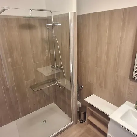 דירה Martina - Seafront Balcony Spacious - By Tgb