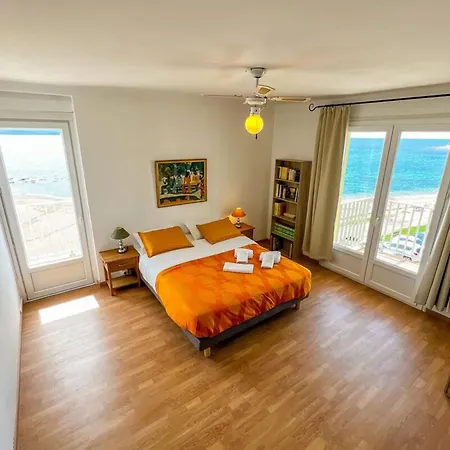 Martina - Seafront Balcony Spacious - By Tgb *